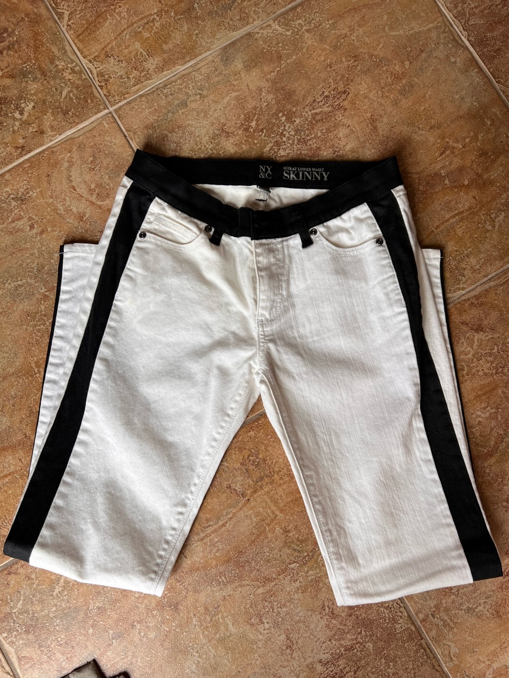 New York & Company White Skinny Jeans with Black Waistband & Pinstripe